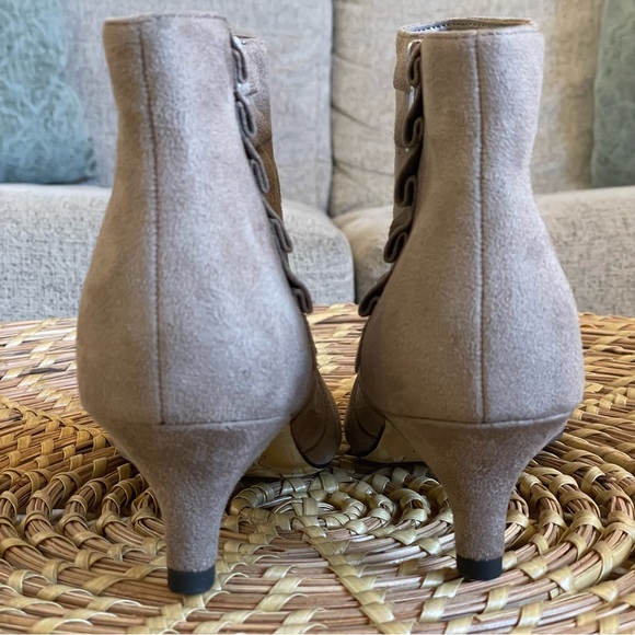 Bella Vita Women’s Tan Suede Dress Bootie Ankle Boot Sz-8 - Picture 9 of 14
